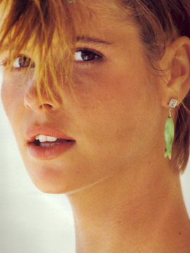 Elle Macpherson Net Worth 2025