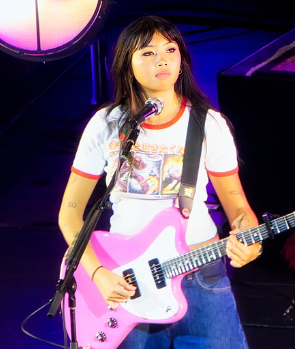 Beabadoobee Net Worth