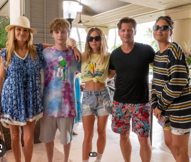 Mossbacher Family White Lotus