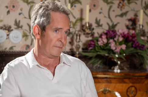 Tom Hollander White Lotus S2