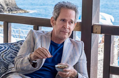 Tom Hollander White Lotus S2