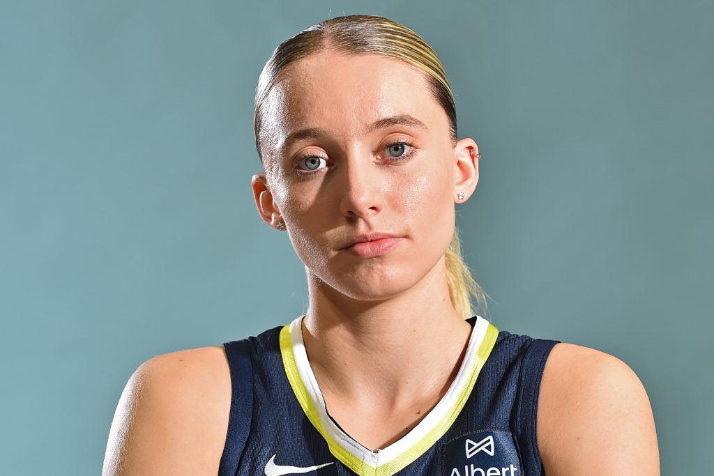 Paige Bueckers headshot