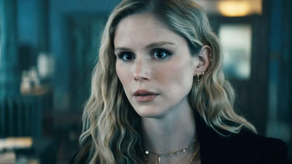 erin-moriarty-as-starlight-in-the-boys