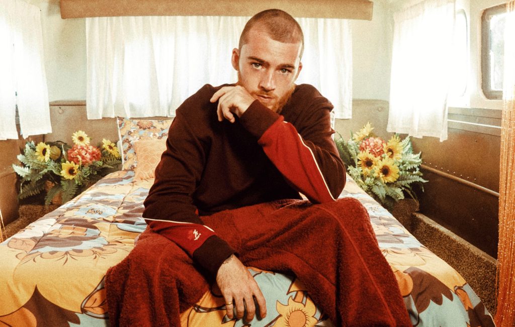 Angus_Cloud_Hector_Rodriguez_Flowers