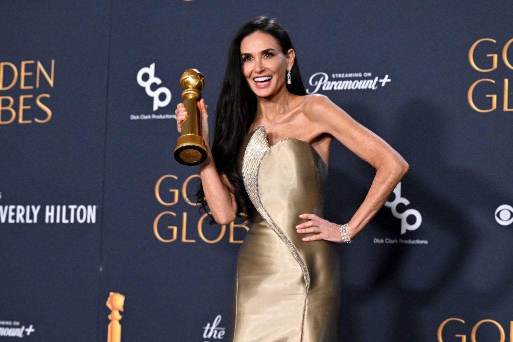 TOPSHOT-US-ENTERTAINMENT-FILM-TELEVISION-GOLDEN-GLOBES-PRESS ROOM