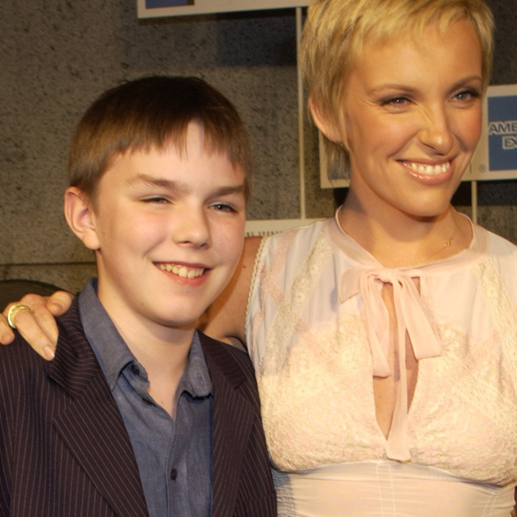 Toni Collette Nicholas Hoult About a Boy